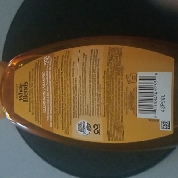 Whole Blends Shampoo - Picture 2 of 4